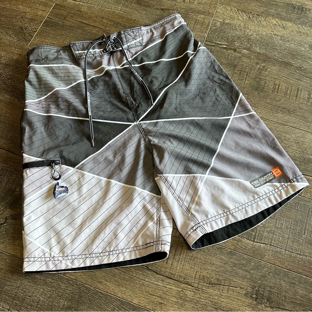 Free Country Aqua Tech Series Mens Swim Trunks Size Medium Swim Shorts NWT